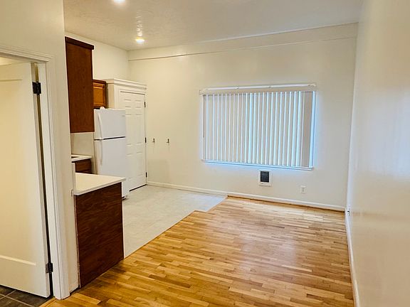 5th image of 22840 Willamette Dr #5