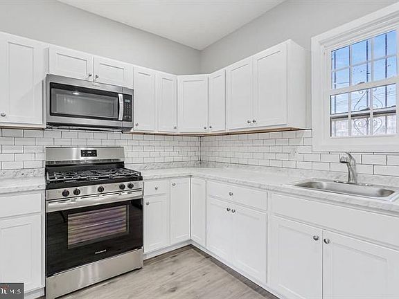 5th image of 2404 W Lafayette Ave