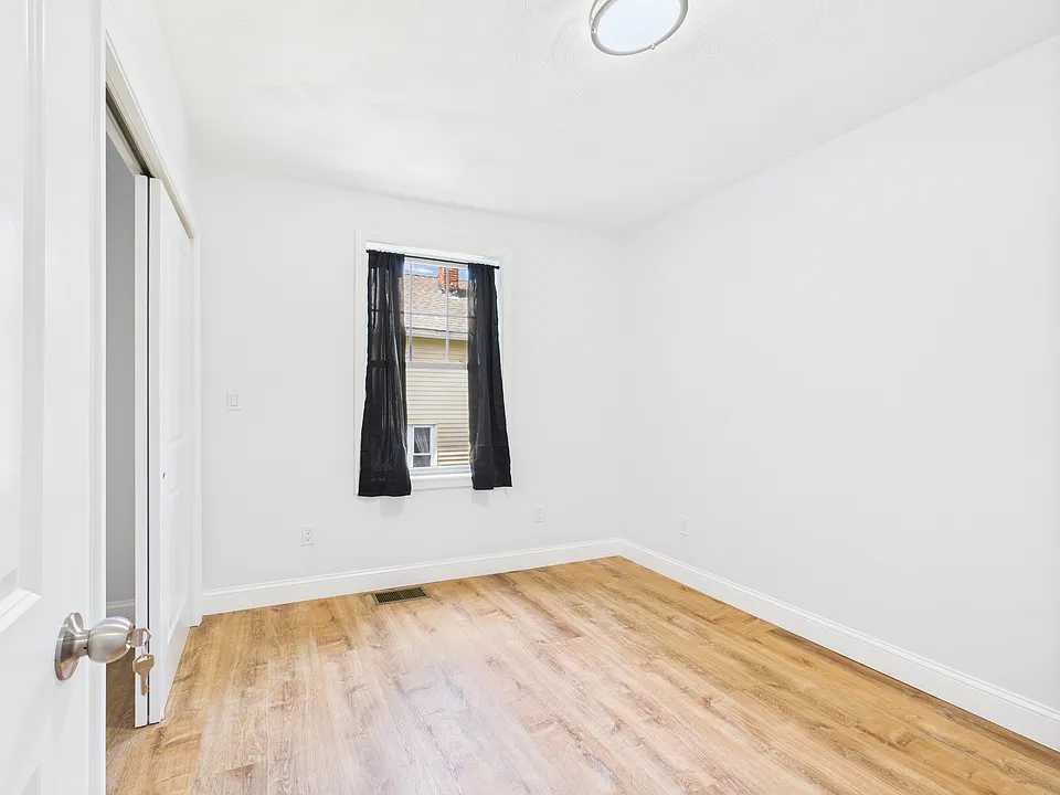 138 Camden Ave #1A