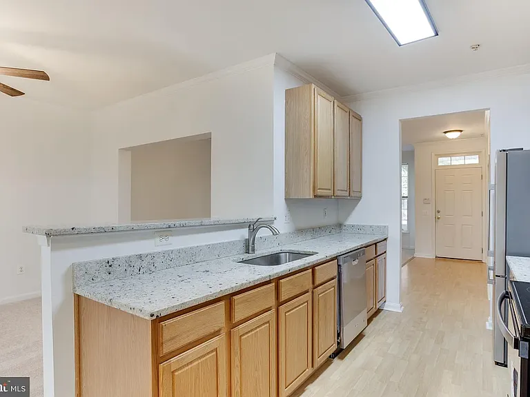39 Harbour Heights Dr — Photo 7