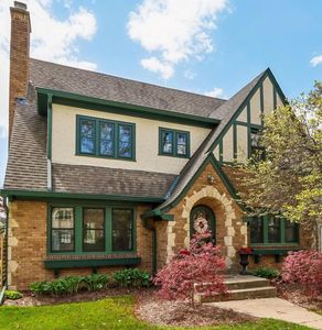 717 E Lake View AVENUE, Whitefish Bay, WI, 53217