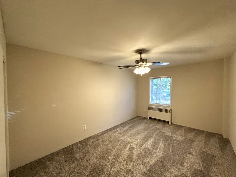 A0432-Kirkland Apts — Photo 7