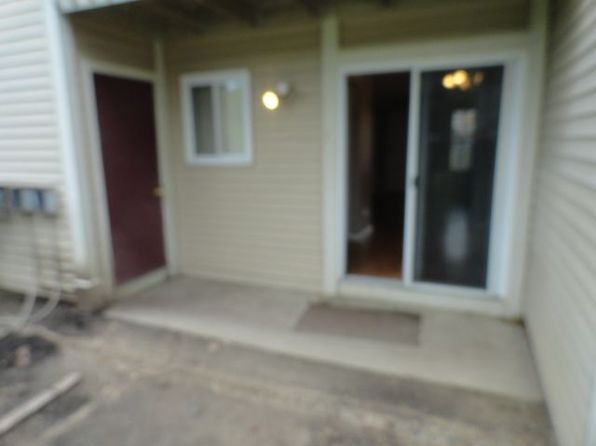 1656 Emerson Cir, Rochester, MI 48307