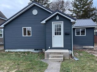 1114 Bingham Ave, Sault Sainte Marie, MI 49783