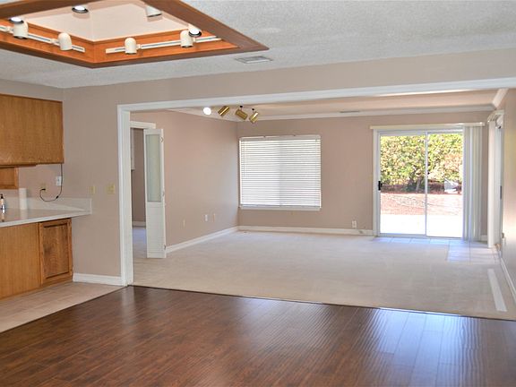 5th image of 17363 Bernardo Oaks Dr