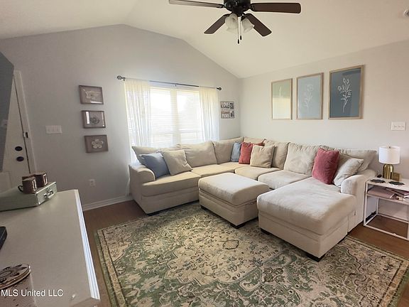 5th image of 222 Lantana Blvd