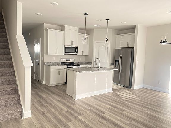 2nd image of 4550 Skywood Ln