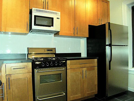 Rented by City Connections Realty | media 20