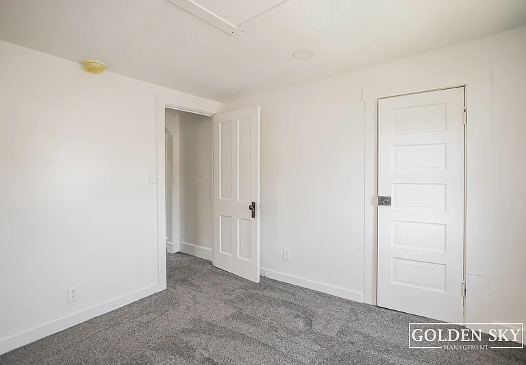 216 S Dill St — Photo 7