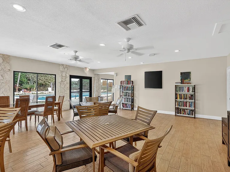 9940 S Ocean Dr #202 — Photo 32