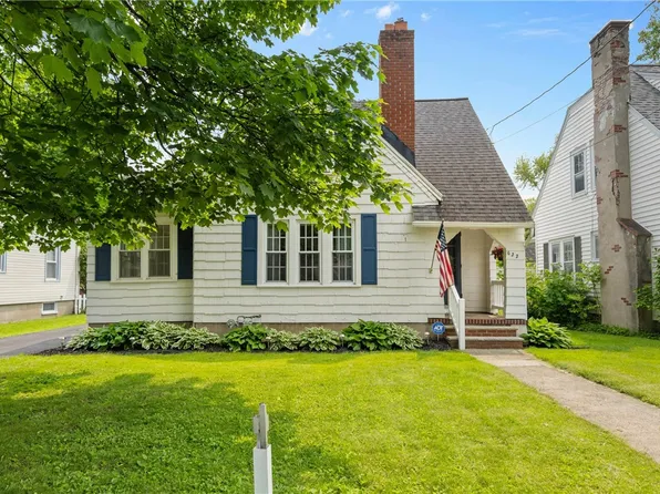 622 W Maple Ave, Newark, NY 14513