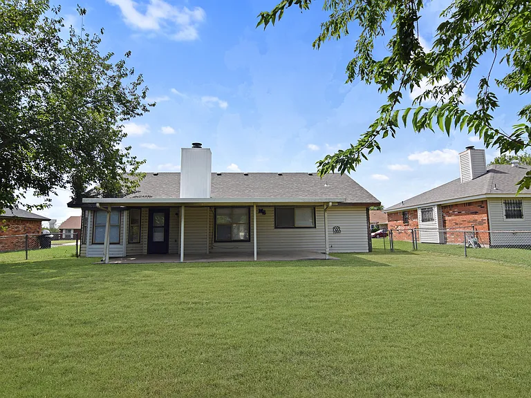 2502 Savage Dr — Photo 16