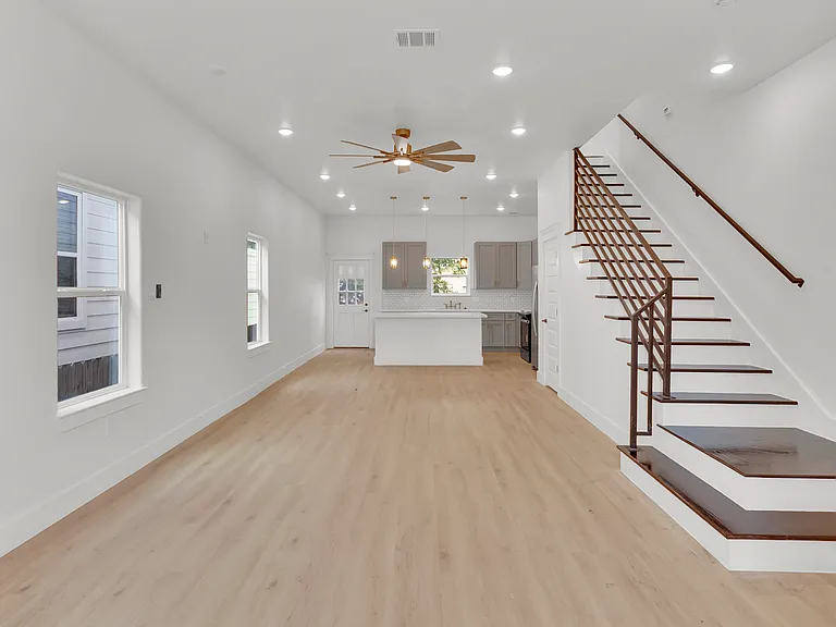1311 E 33rd St #B — Photo 14