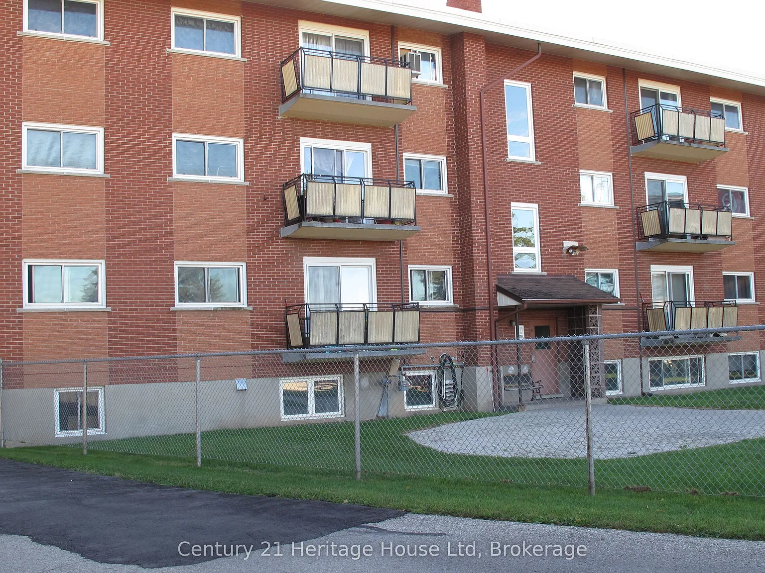 2 bed, $1,900 — Photo 4