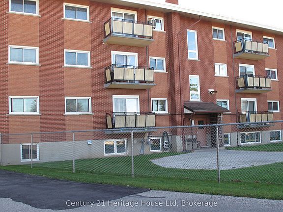 4th image of 16 Brant Ave #9