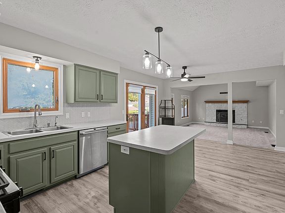 5th image of 107 Keswick Ct