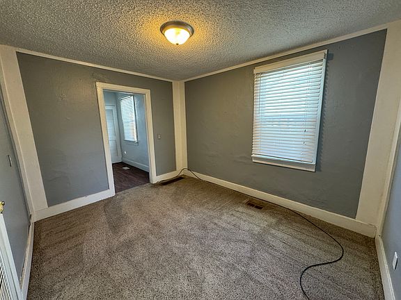 3rd image of 318 W Abriendo Ave