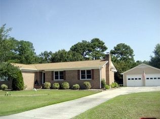 122 Disney Dr, Wilmington, NC 28409