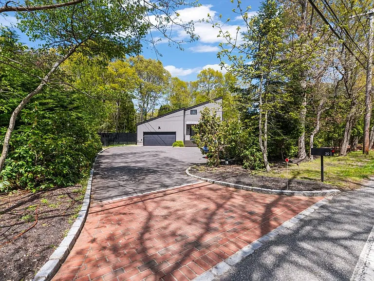29 Roses Grove Rd — Photo 43