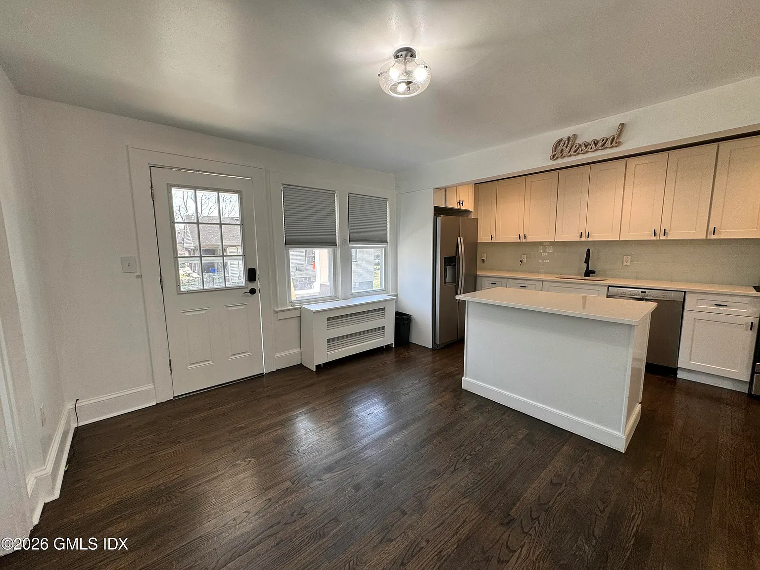 3 bed, 2.0 bath, 1200 sqft, $5,750 — Photo 4