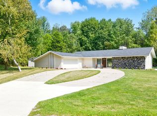 3176 Saint Andrews Dr, Mount Pleasant, MI 48858