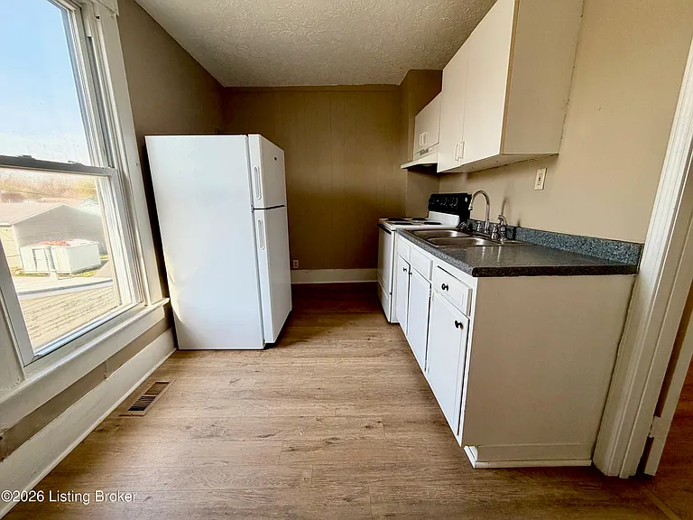 1409 Chartres St #2 — Photo 4