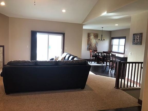 3rd image of 643 Mila Dr