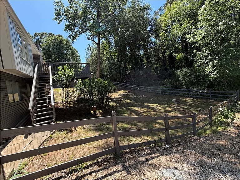 3336 Camelot Dr — Photo 86