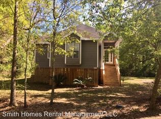 6912 Gregory St, Moss Point, MS 39563