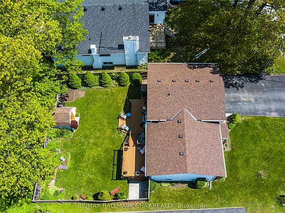 3rd image of 15 Oaktree Ct