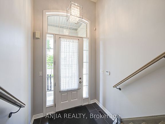 5th image of 8 Beckett Ave