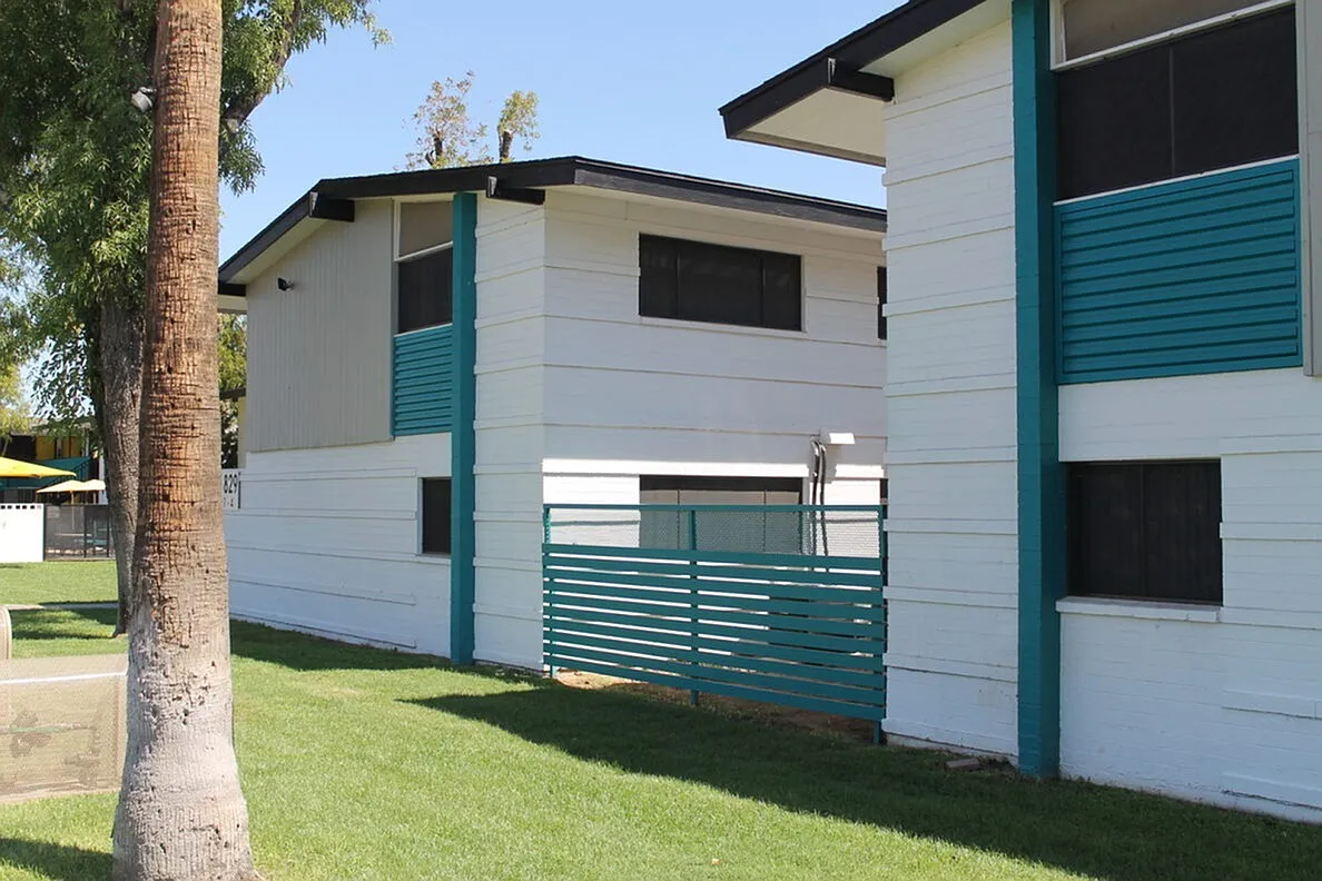 Dwell — Photo 2