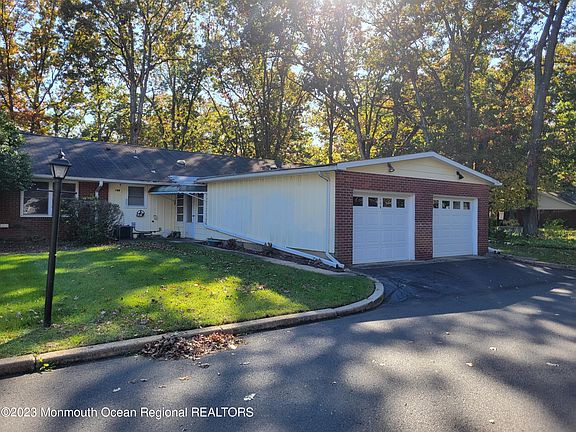 2nd image of 70B Dorchester Drive