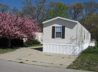3228 W Raleigh Hl, Peoria, IL 61604