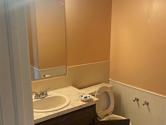 3rd image of 401 12th Ave #153