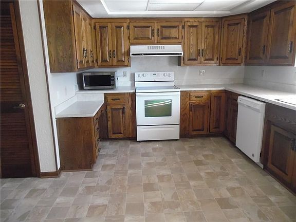 2nd image of 1 Kemble Cir