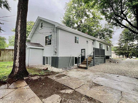 4th image of 307 National Ave