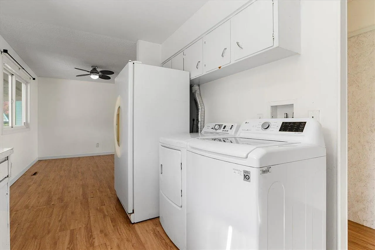 6270 Edson Dr — Photo 2