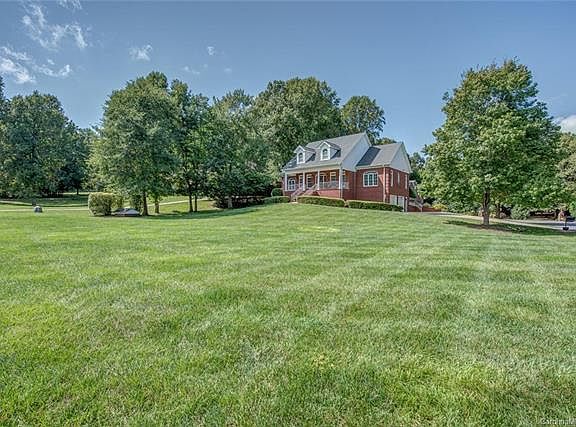 2nd image of 205 Hickory Lane Dr