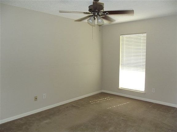 4th image of 1809 Hearthside Dr