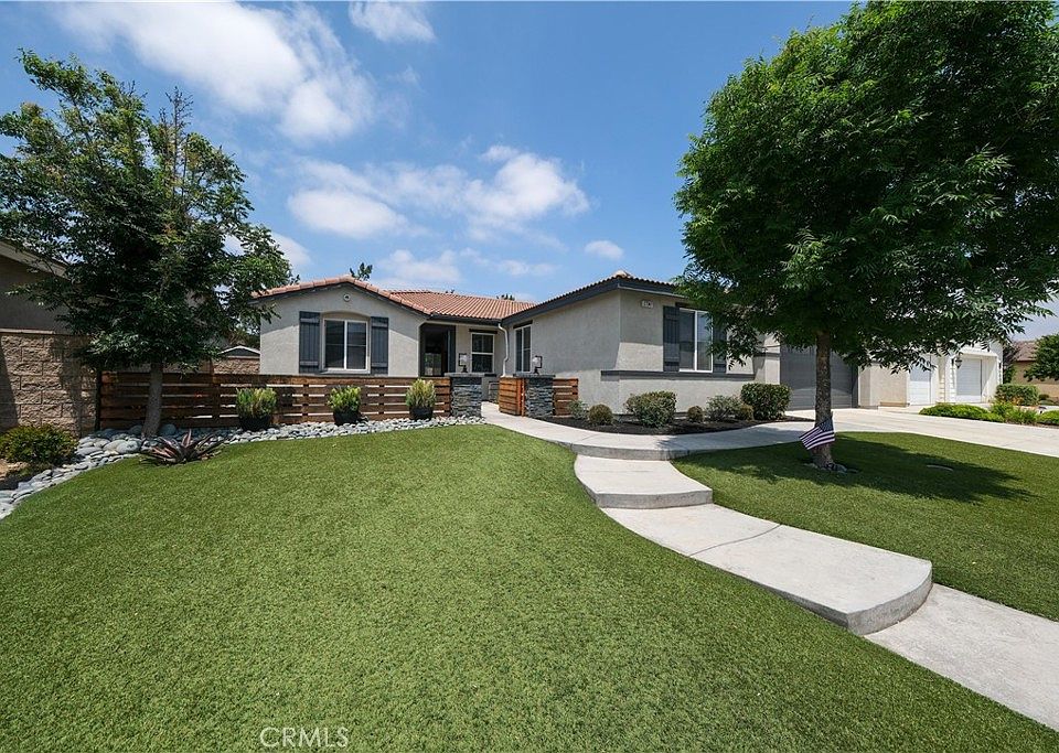 1st image of 27347 Stonehurst Dr