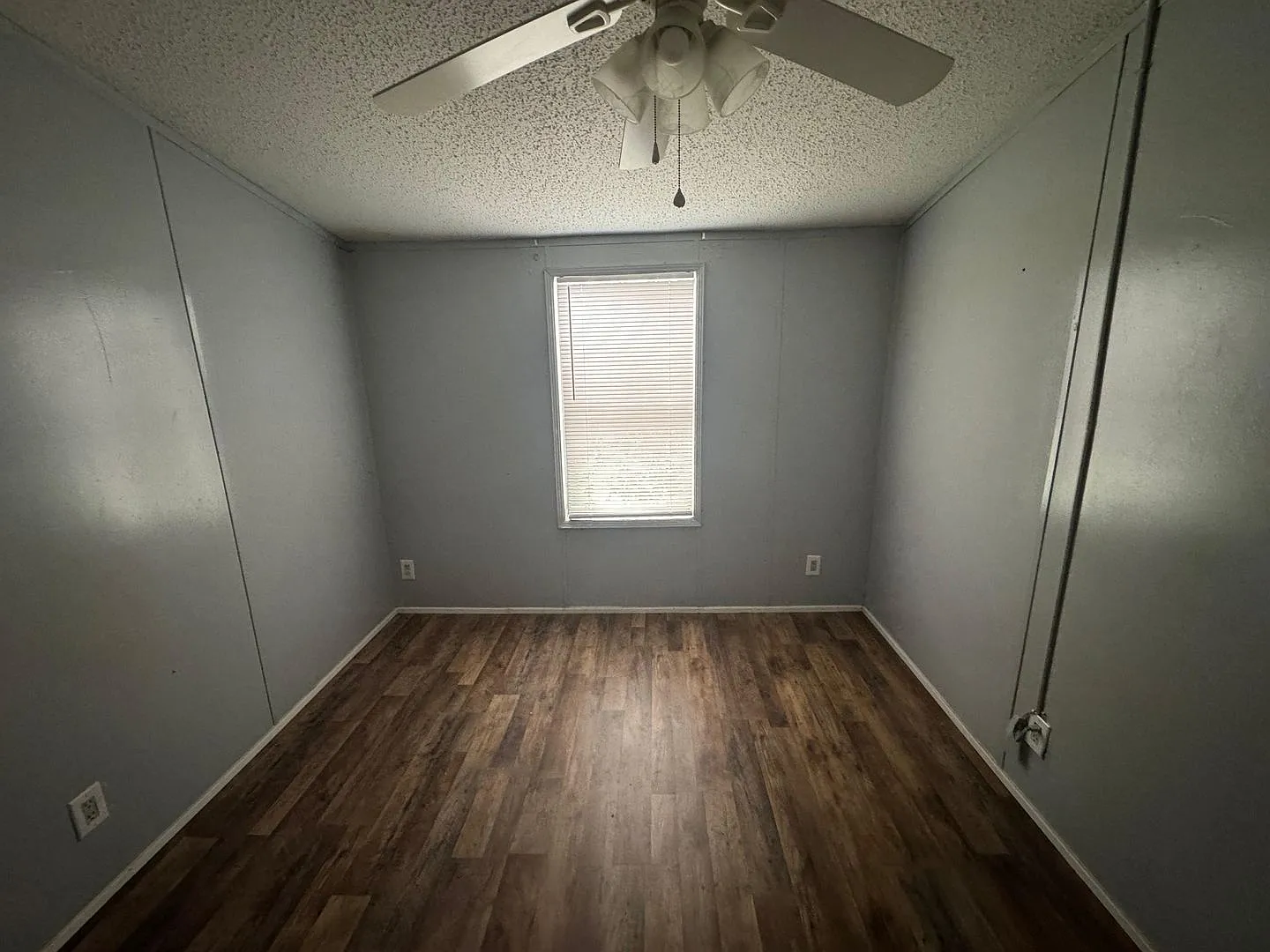 3-Bedroom, 2-Bath Mobile Home on 1 Acre with Fenced Yard — Photo 4
