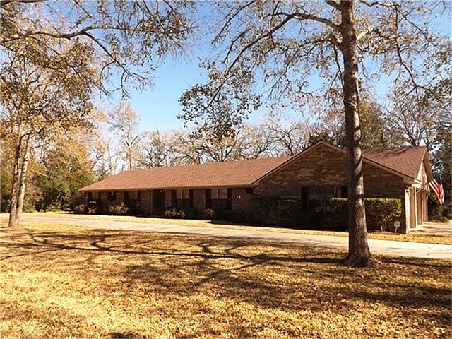 1st image of 881 Elm Dr