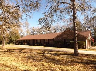 881 Elm Dr, Brenham, TX 77833