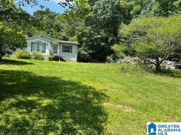 7448 Highland Dr, Trussville, AL 35173