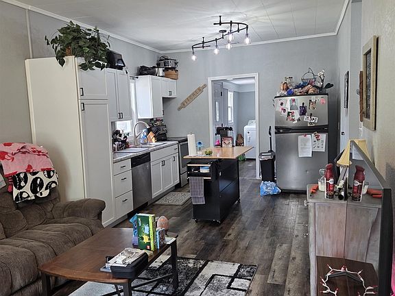 3rd image of 614 N Jefferson