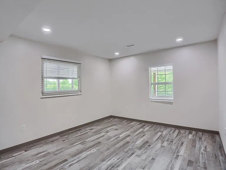 201 Kathleen Dr #2 — Photo 26