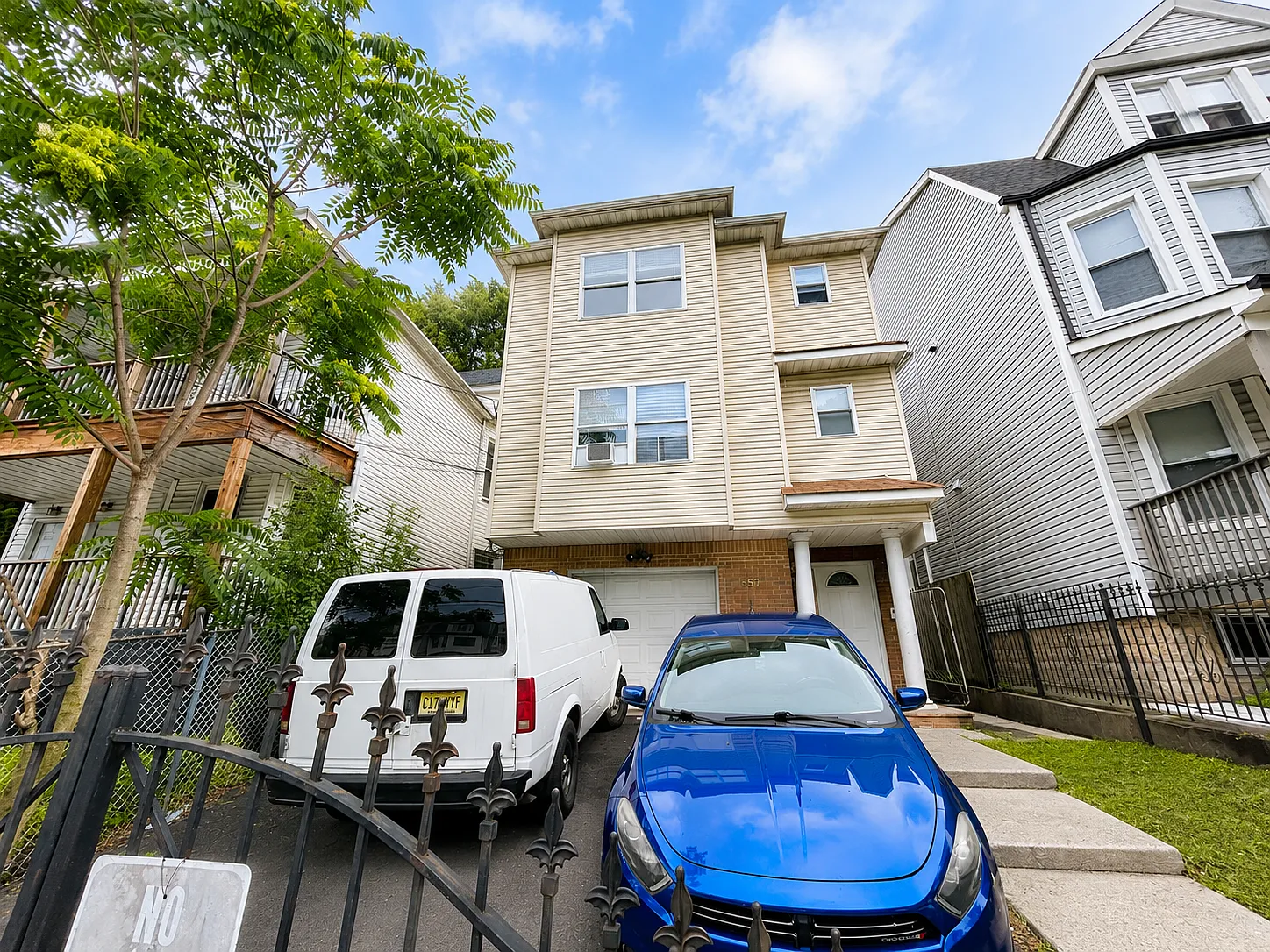 4 bed, 1350 sqft, $2,345 — Photo 4