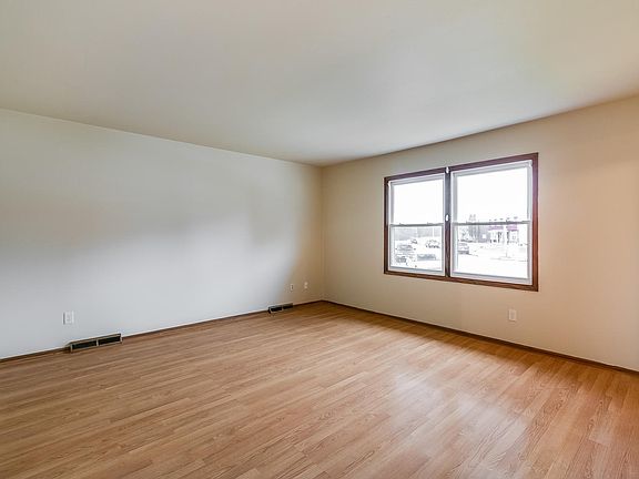 9017 16th Ave Kenosha WI 53143-large-008