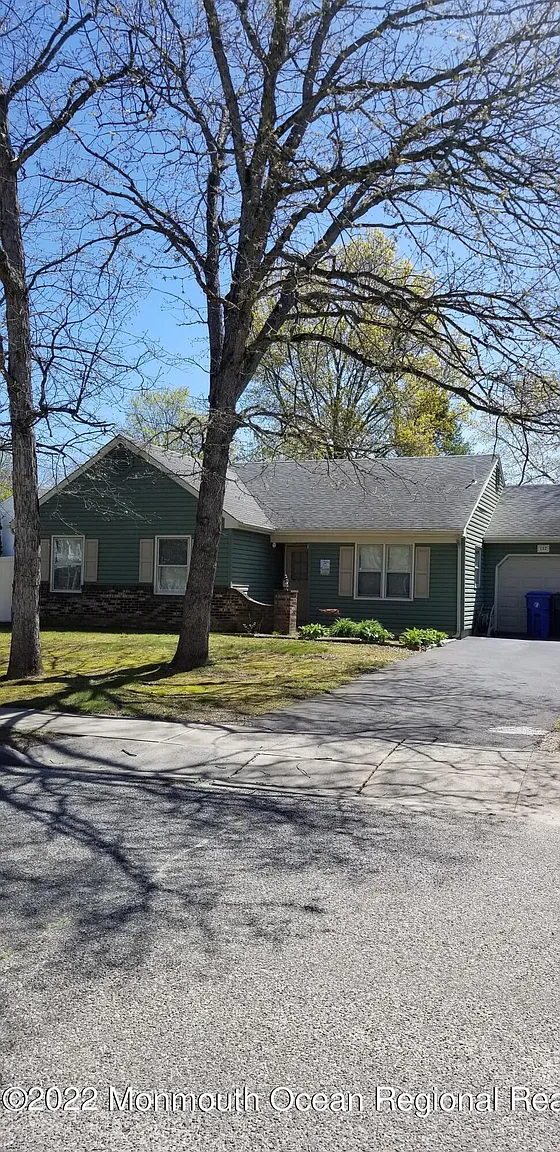 132 Ticonderoga Dr photo 1